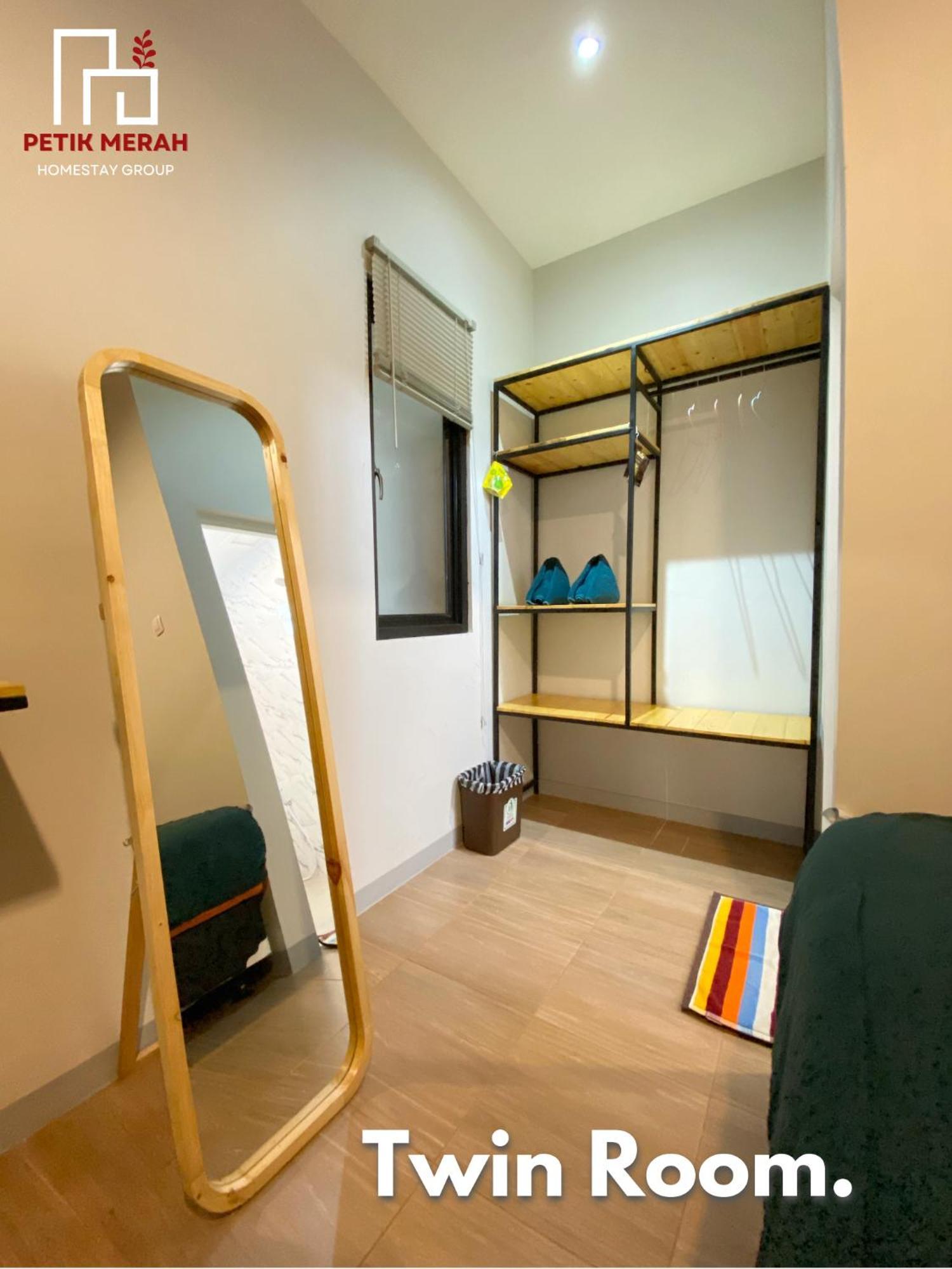 Petik Merah Homestay Pakualaman Экстерьер фото